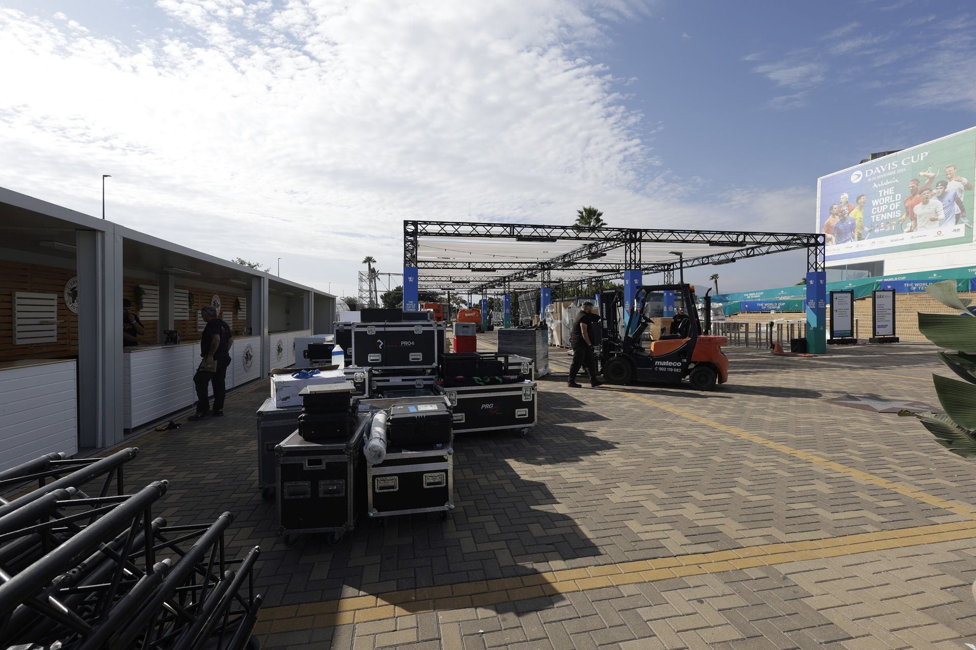 Las fotos de cómo queda la pista de tenis y el montaje para la Billie Jean King en Málaga