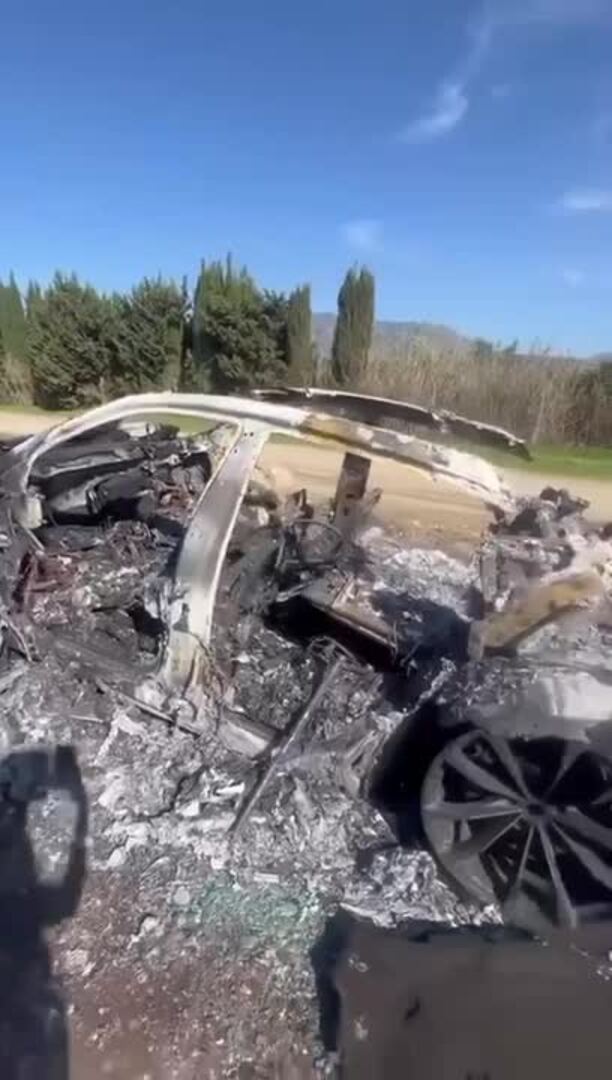 Un Lamborghini Urus robado aparece completamente calcinado en Mijas