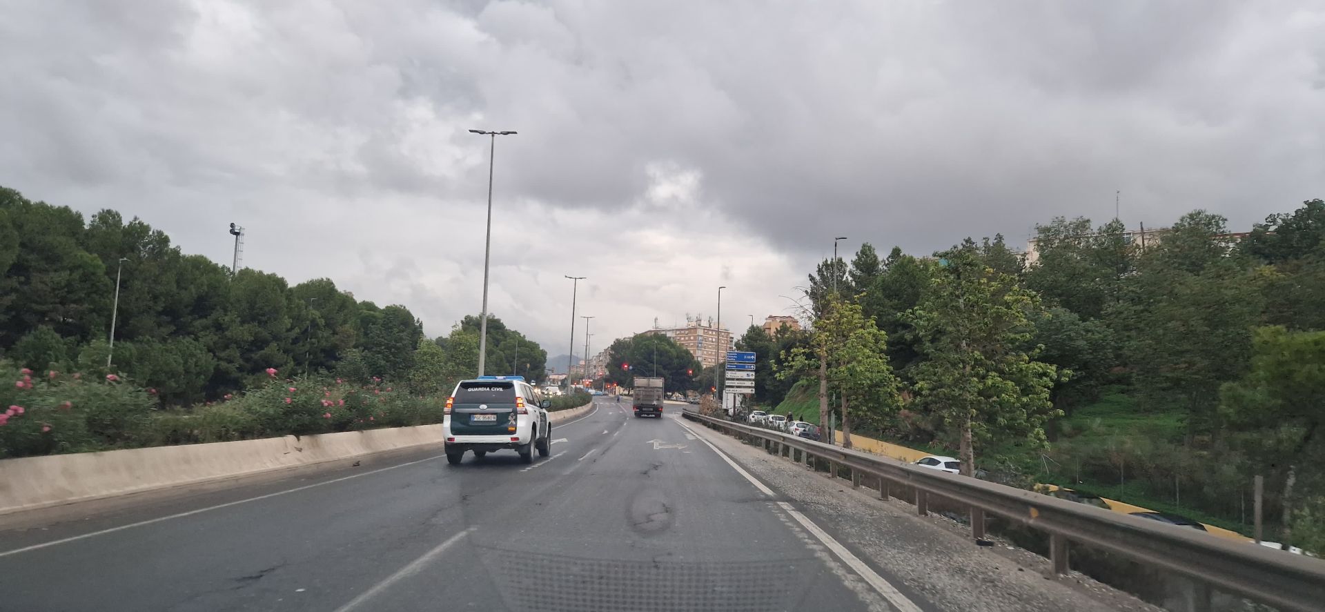 Málaga amanece con las calles y carreteras vacías ante la alerta roja por lluvias torrenciales