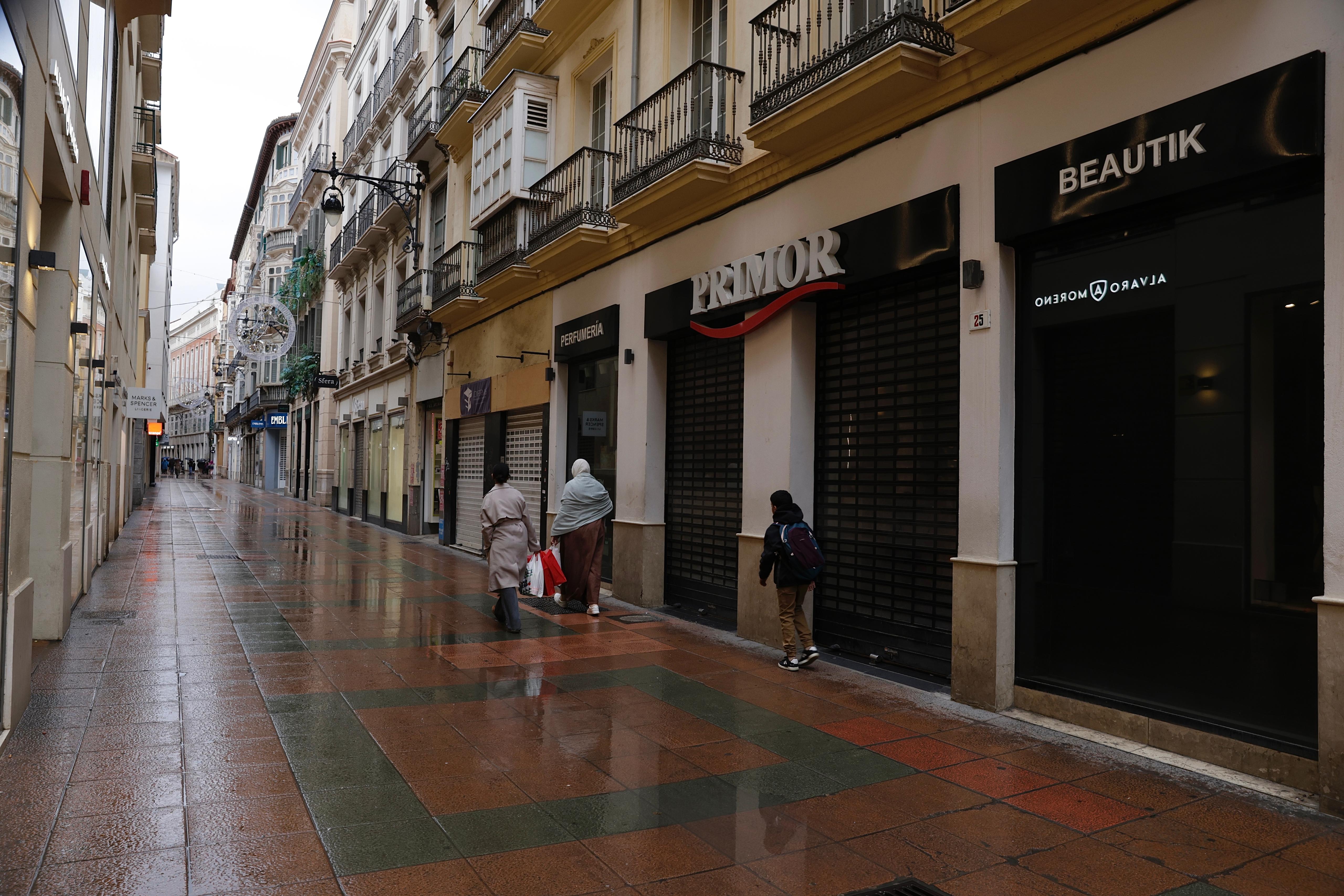 El centro de Málaga, desierto por la DANA