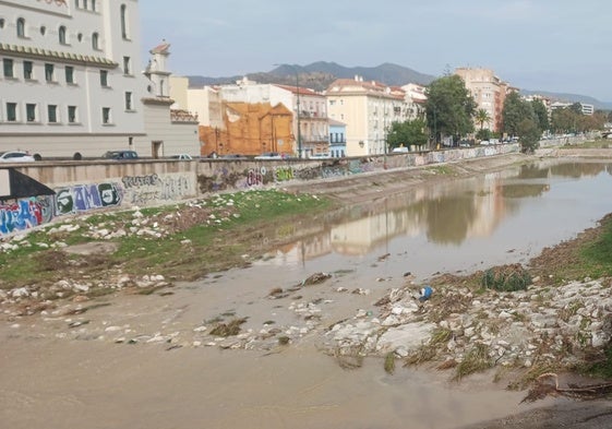 Tramo del río, este jueves, que el alcalde quiere embovedar.