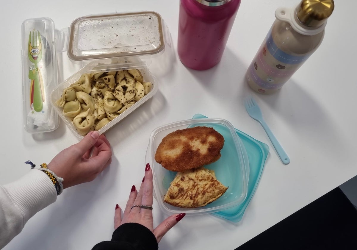 Comida preparada para la semana de universidad.