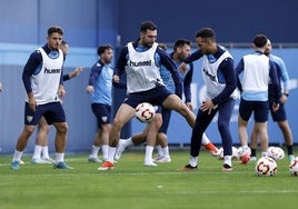 Jugadores del Málaga durante un entrenamiento.