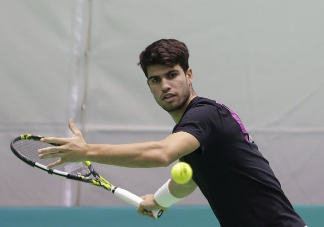 Carlos Alcaraz, en su primer entrenamiento con España.
