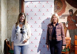 La alcaldesa, Ángeles Muñoz, y la presidenta local de la entidad, Susana Radío.