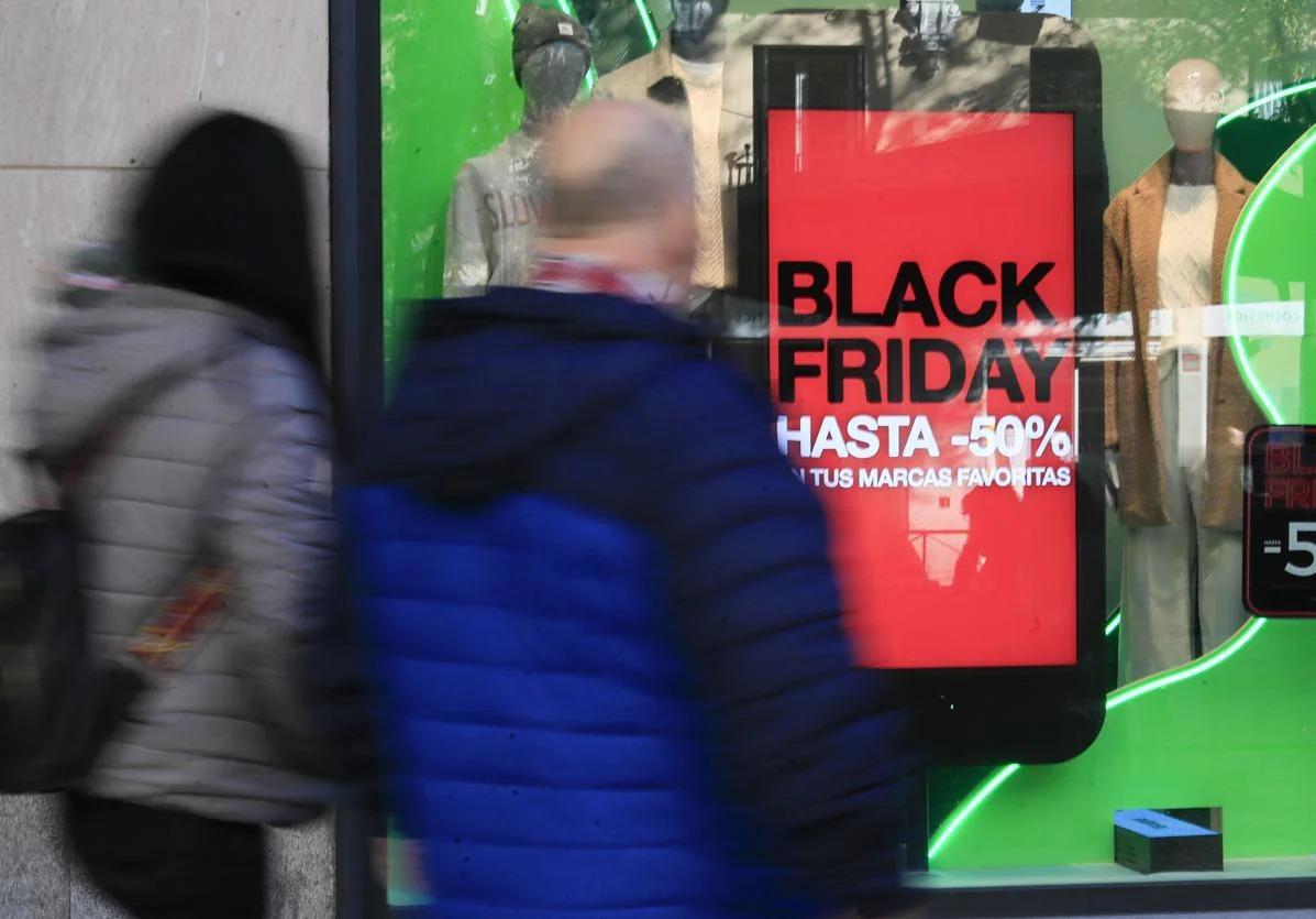 La OCU alerta de la trampa del 'Black Friday': sólo un 14% de los descuentos son reales