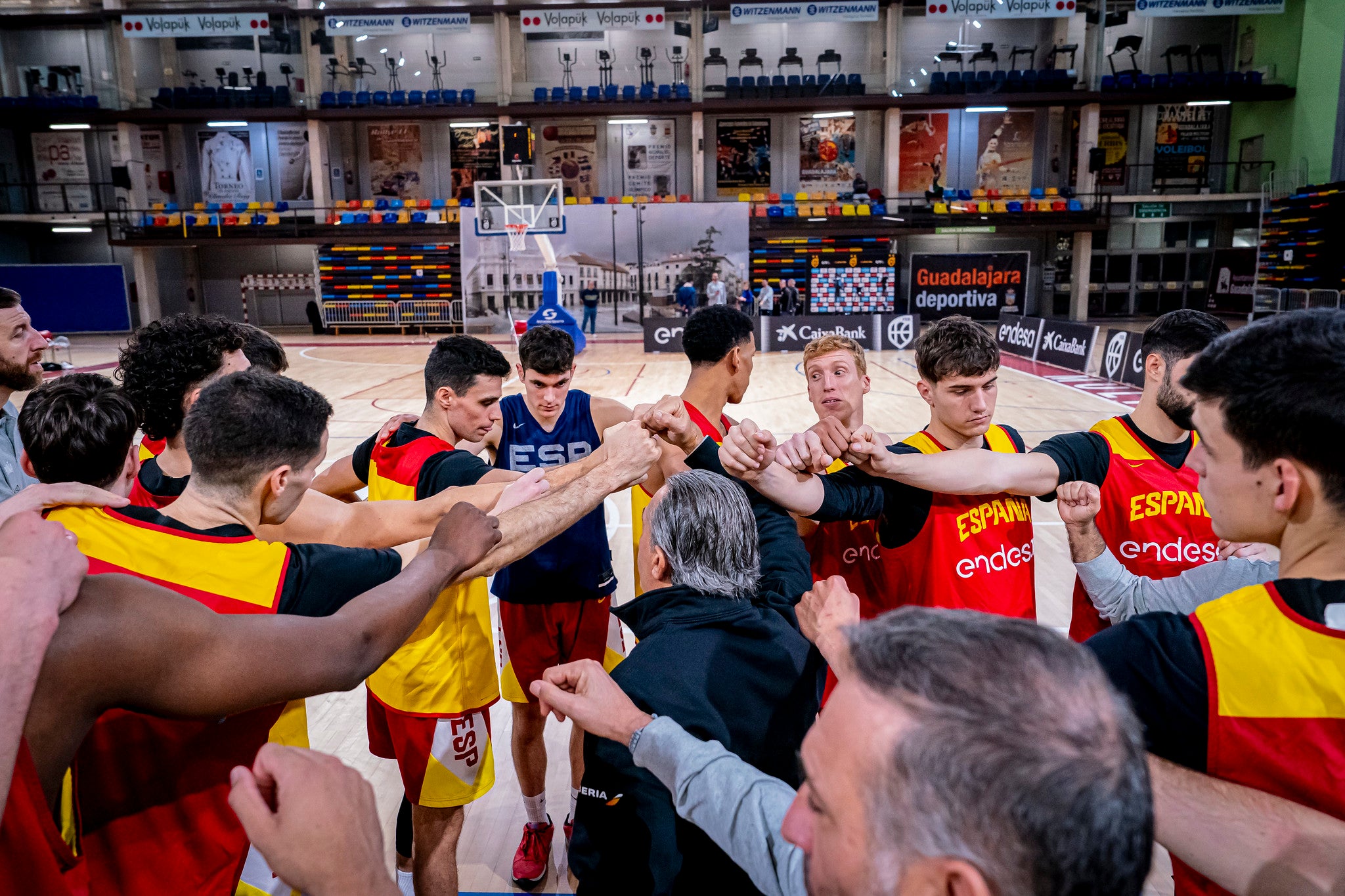 Los jugadores del Unicaja y Saint-Supéry ya sudan con la selección