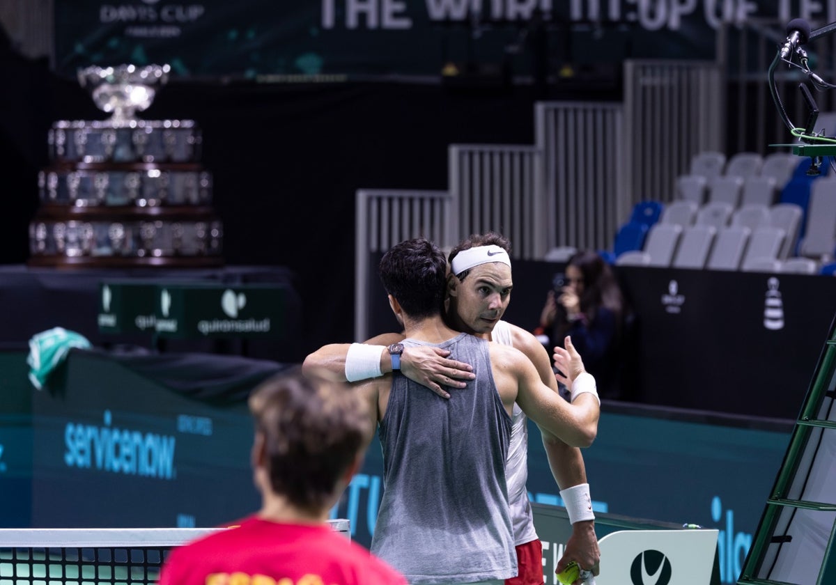 El silencio preside el último peloteo de Rafa Nadal antes del primer día 'd'