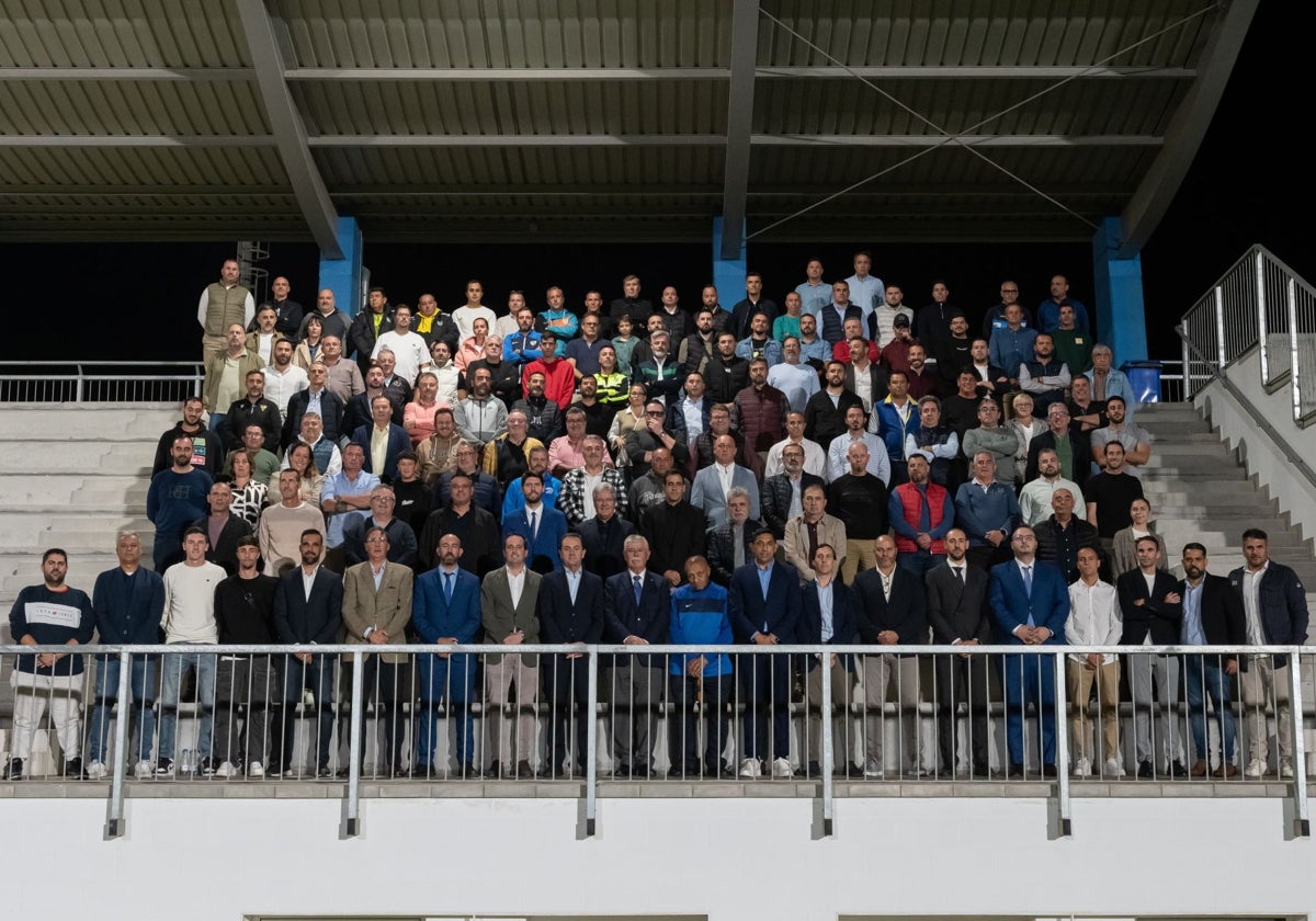 Imagen de representantes del Málaga y de los clubes firmantes del acuerdo marco de la cantera.