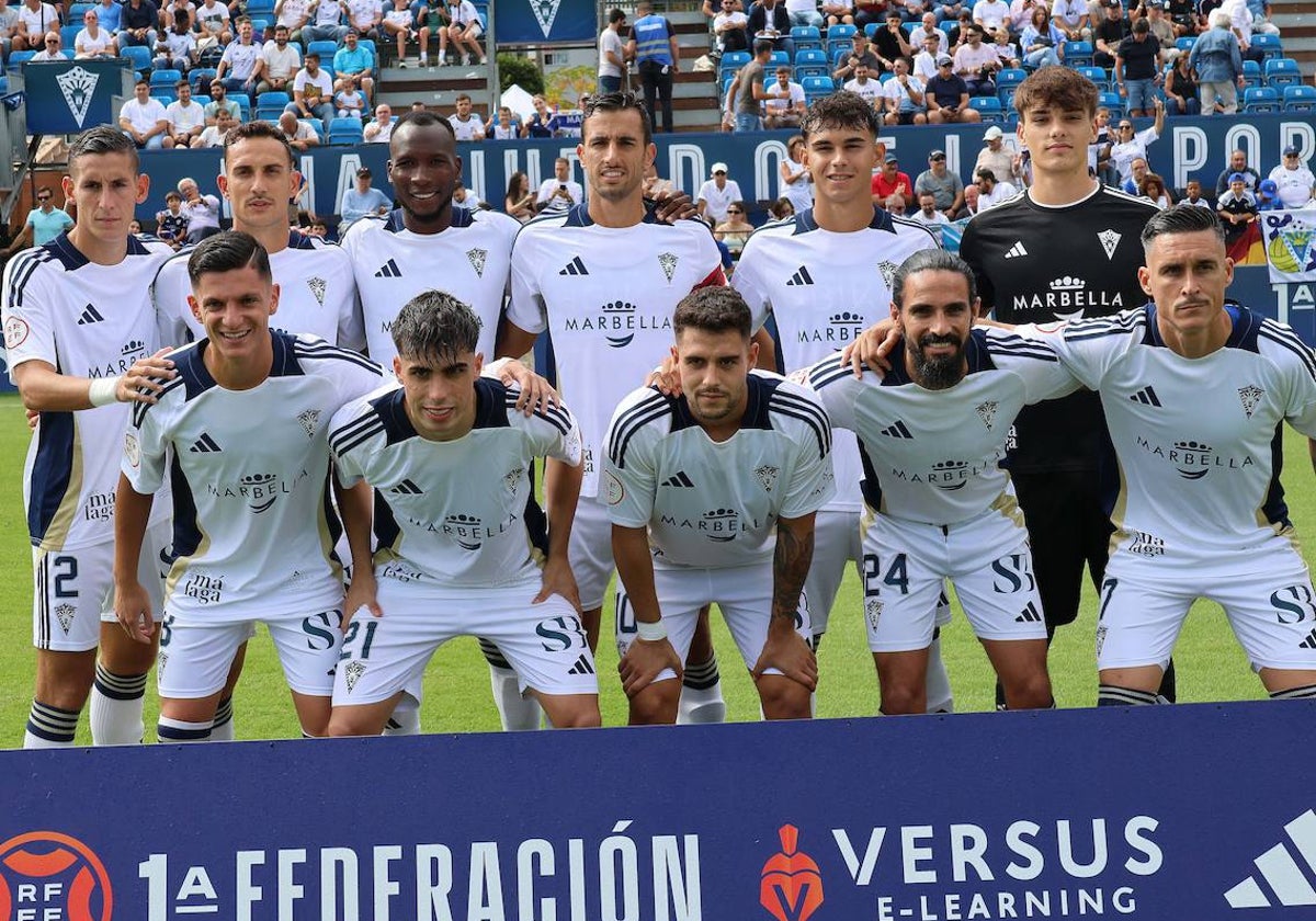 Alineación del Marbella en un partido de esta temporada.