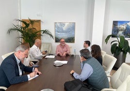 Reunión entre los responsables municipales y de la Fundación Telefónica.