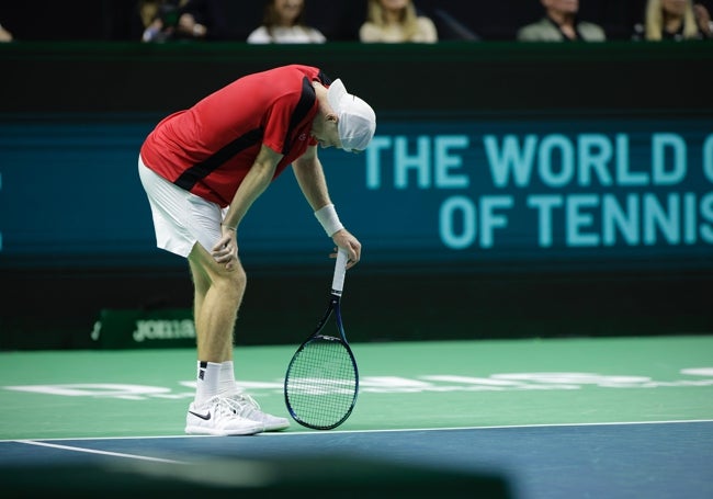 Denis Shapovalov se lamenta en el partido ante Jan-Lennard Struff.