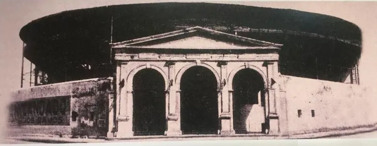 El Circo Teatro Yucateco fue abierto por Gómez Rul en 1900 en Mérida y exhibió espectáculos, incluidas las proyecciones de películas.