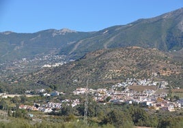 Viviendas diseminadas en el municipio axárquico de Alcaucín.