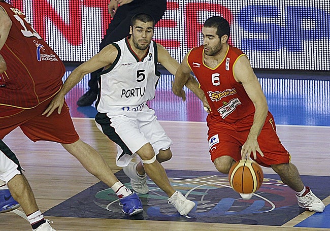 Cabezas, en un partido entre España y Portuga.