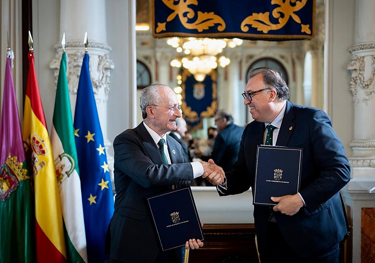 El alcalde De la Torre y el consejero Bernal.