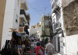 Eel Bajondillo de Torremolinos, donde sobresale la torre de Pimentel.