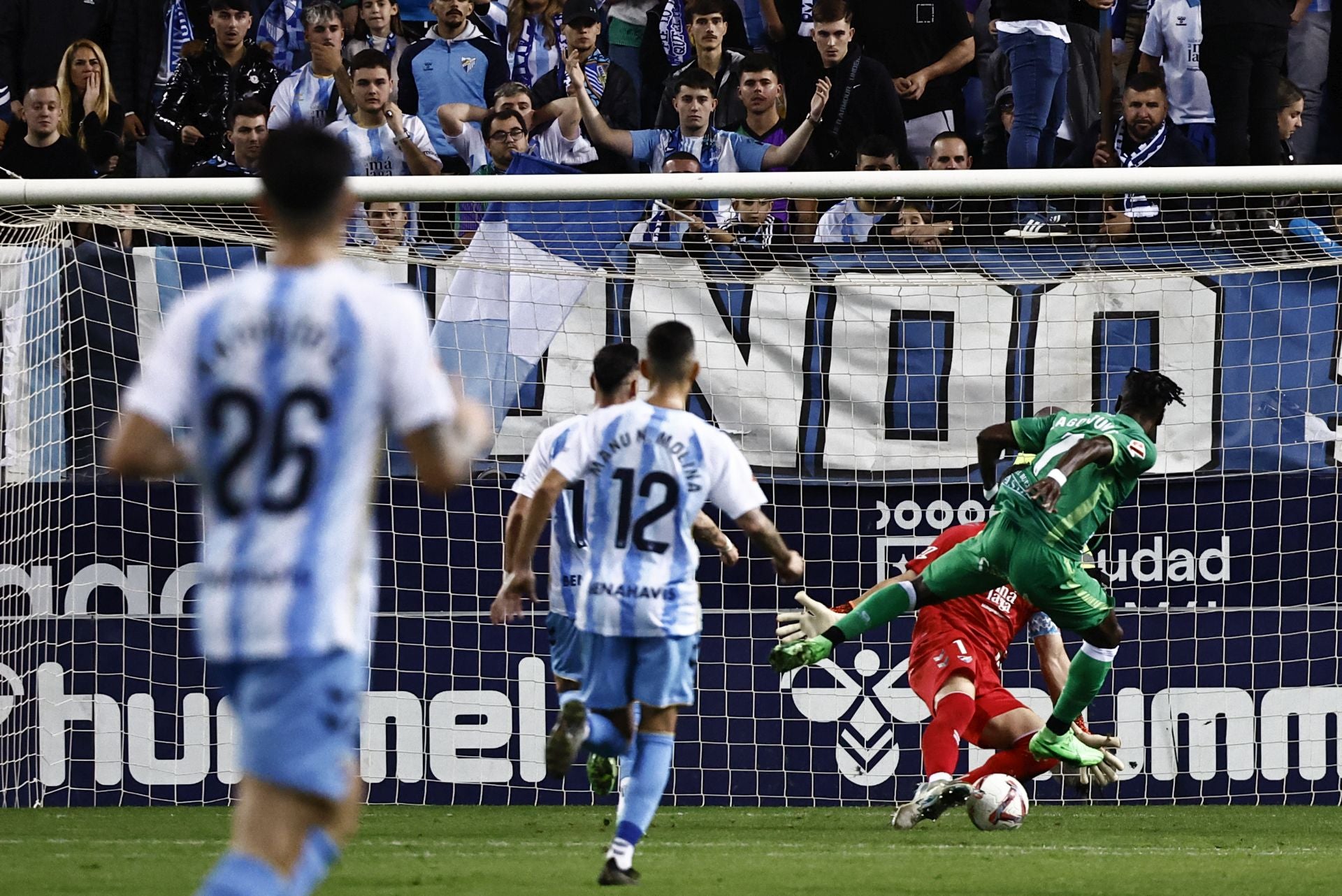 El Málaga - Racing, en imágenes