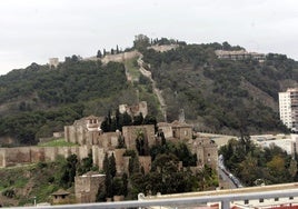 La Coracha es el pasillo que conecta las fortalezas de la Alcazaba y Gibralfaro.