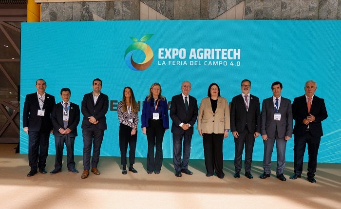 Foto de familia en la inauguración de Expo Agritech, en el Palacio de Ferias.