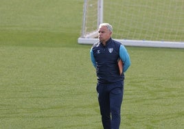 Sergio Pellicer, durante el último entrenamiento en las instalaciones de La Rosaleda antes del Levante-Málaga.