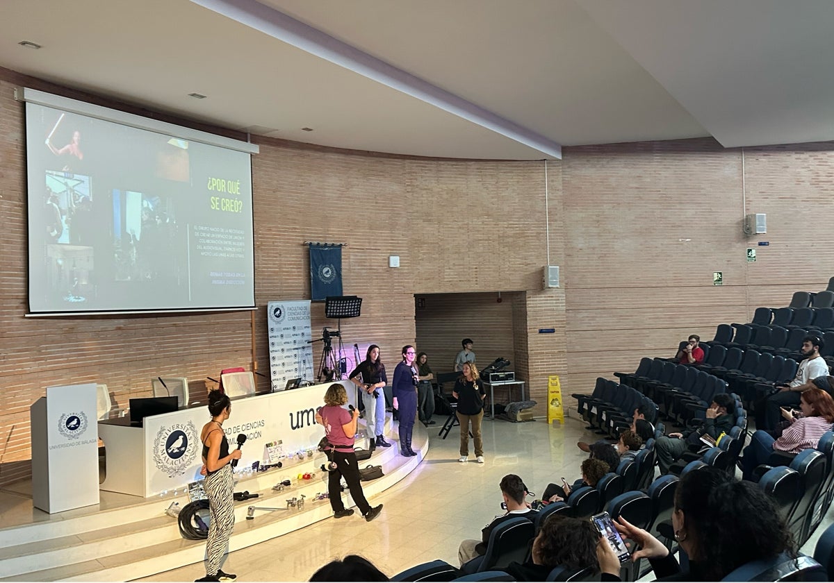 Charla sobre iluminación en cine con 'Las 13 Chispas'.