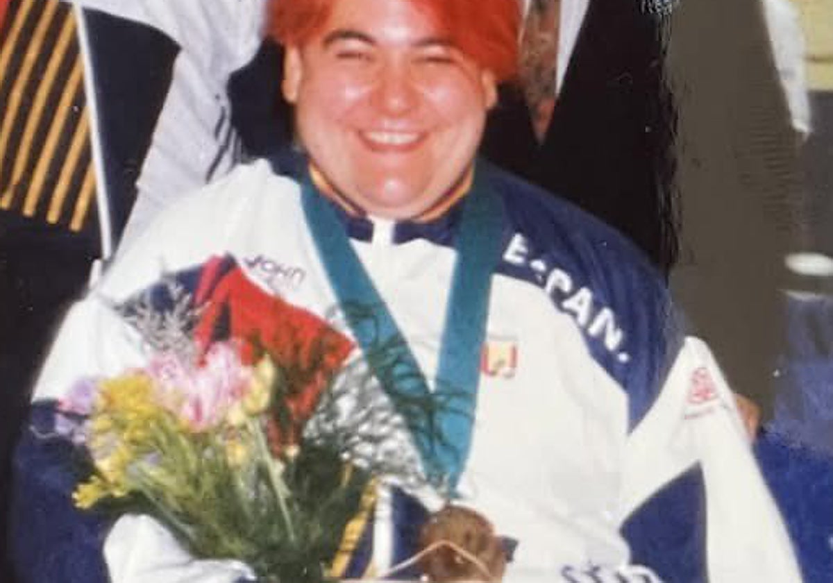 Cristina Pérez, con una de sus medallas olímpicas.
