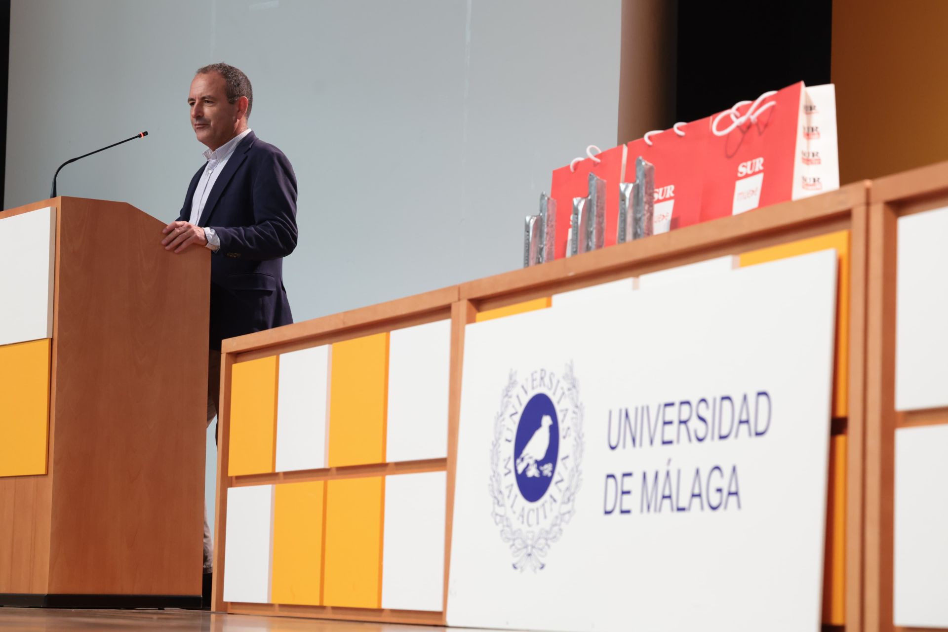 Entrega de los premios Destacad@s de BBVA y SUR a los alumnos de la UMA con los mejores expedientes