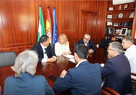 La alcaldesa, Ángeles Muñoz, ha recibido a la directiva de la entidad.