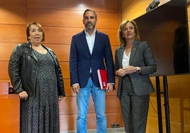 En la imagen, Mari Carmen Martín, Dani Pérez y Begoña Medina.