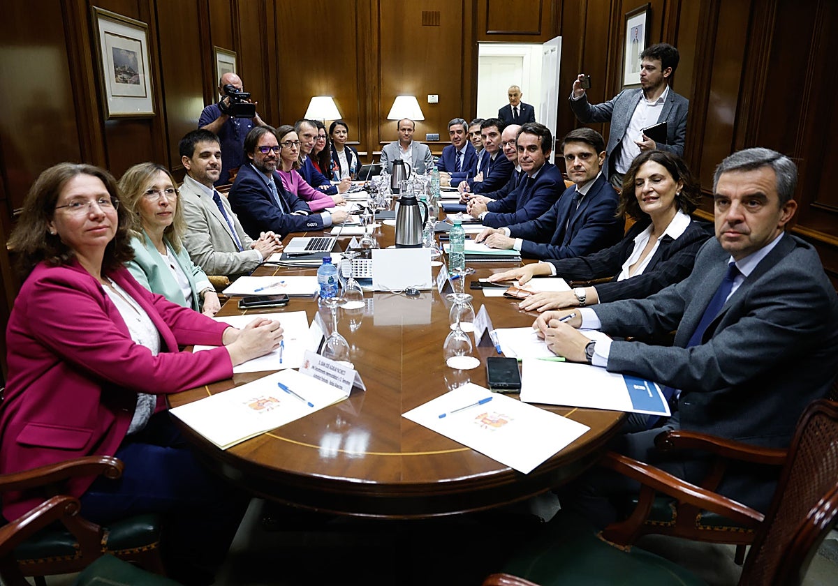 Asistentes a la reunión del pasado jueves con el Ministerio de Transportes.