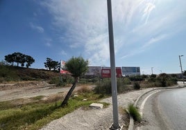 El poblado chabolista de Casillas de la Vía está en la zona occidental de Torre del Mar.