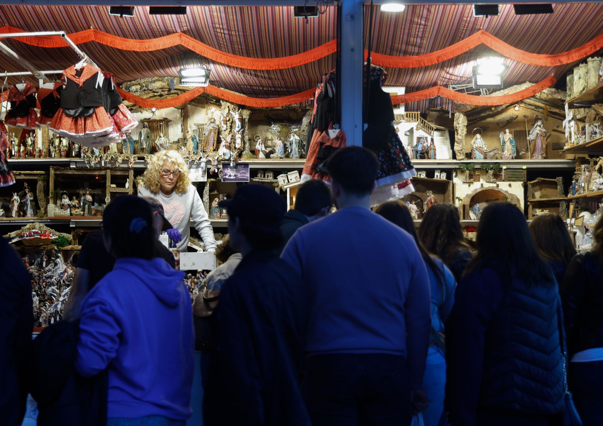 Los tradicionales puestos del Parque son otro de los atractivos de la Navidad en el Centro de Málaga