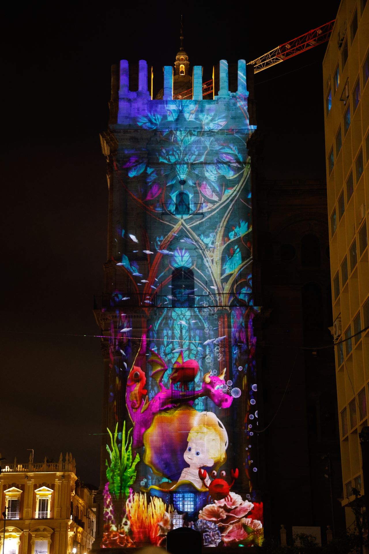 El videomapping de la Catedral de Málaga se estrenó este domingo