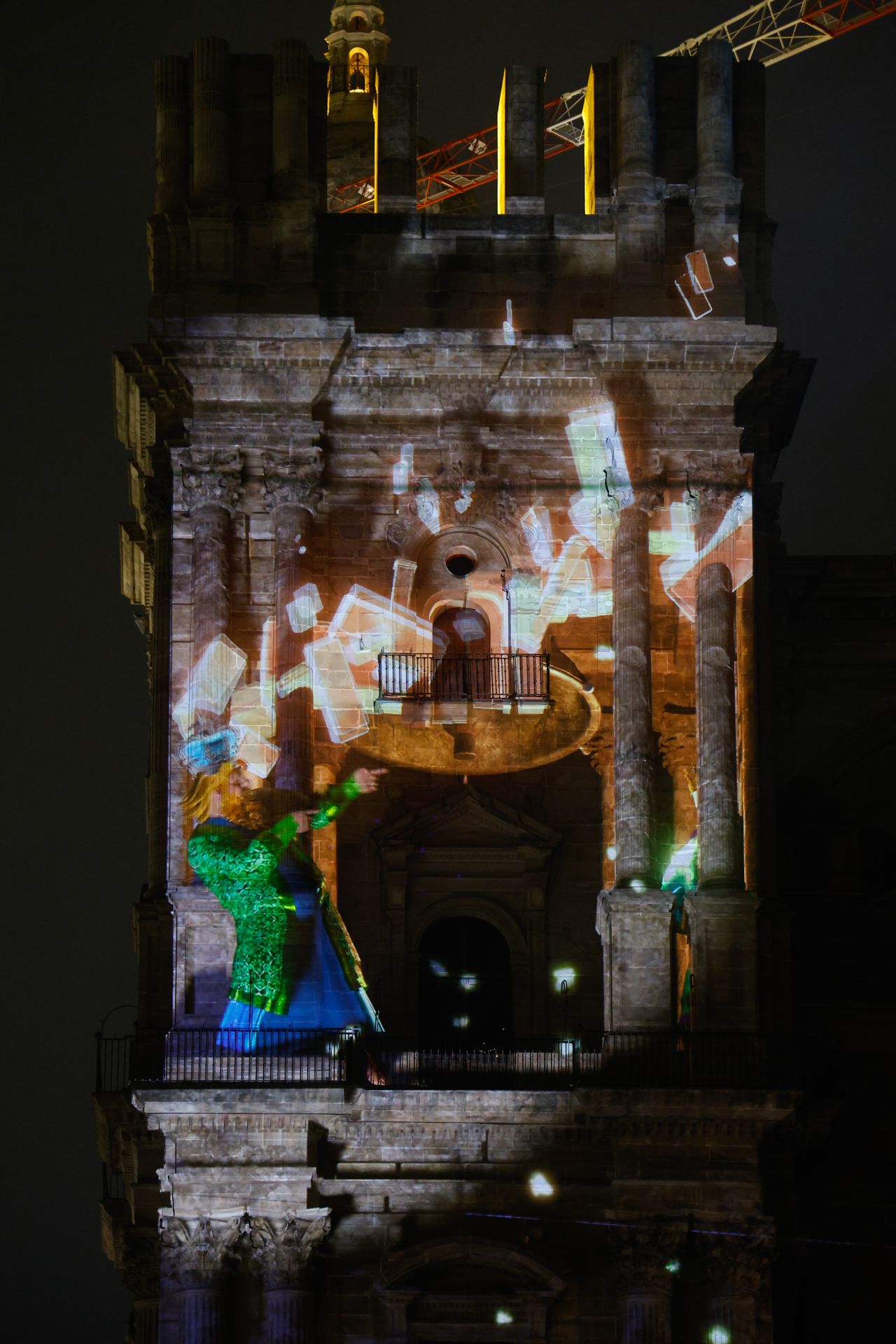 El videomapping de la Catedral de Málaga se estrenó este domingo