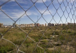 Aspecto de los terrenos que ocuparon los depósitos de Repsol.