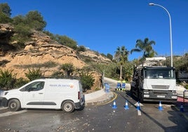 Operarios de la empresa mixta Aguas de Narixa S. A., este miércoles en la zona.