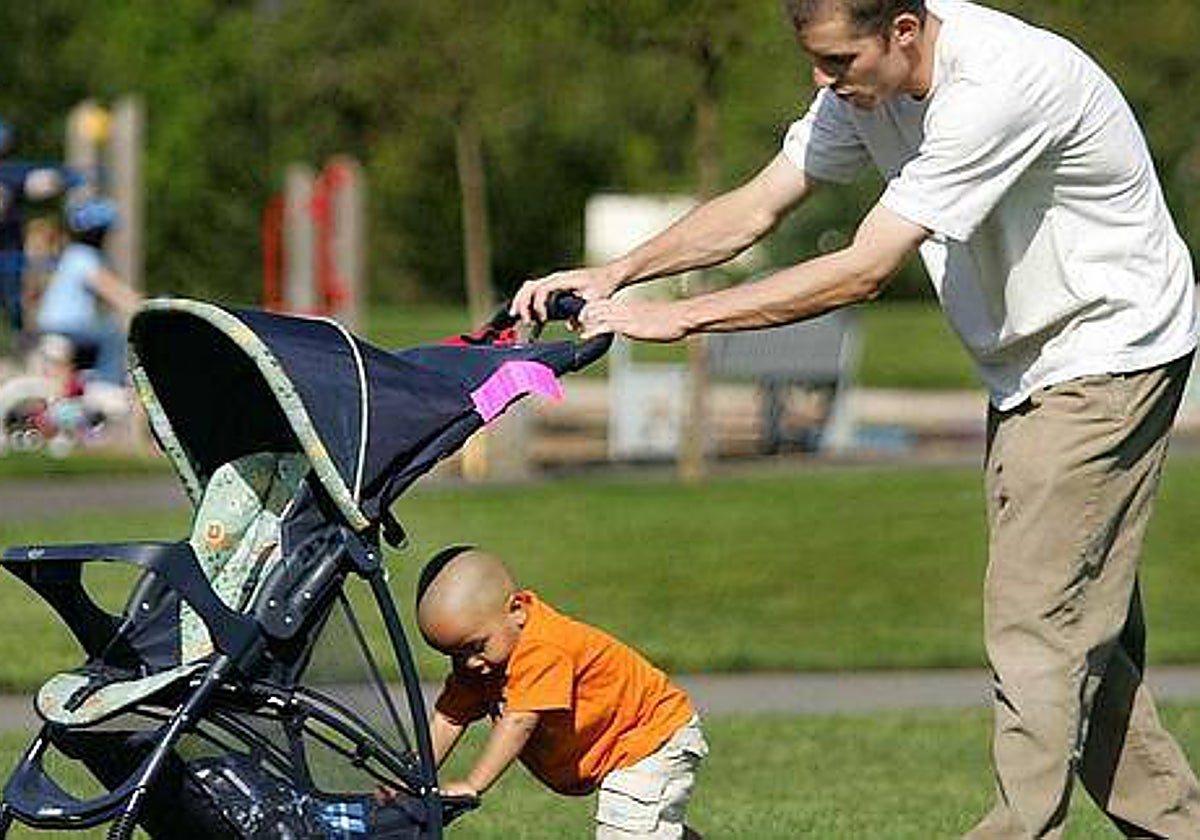 Una sentencia pionera obliga a pagar el permiso parental de ocho semanas a un trabajador