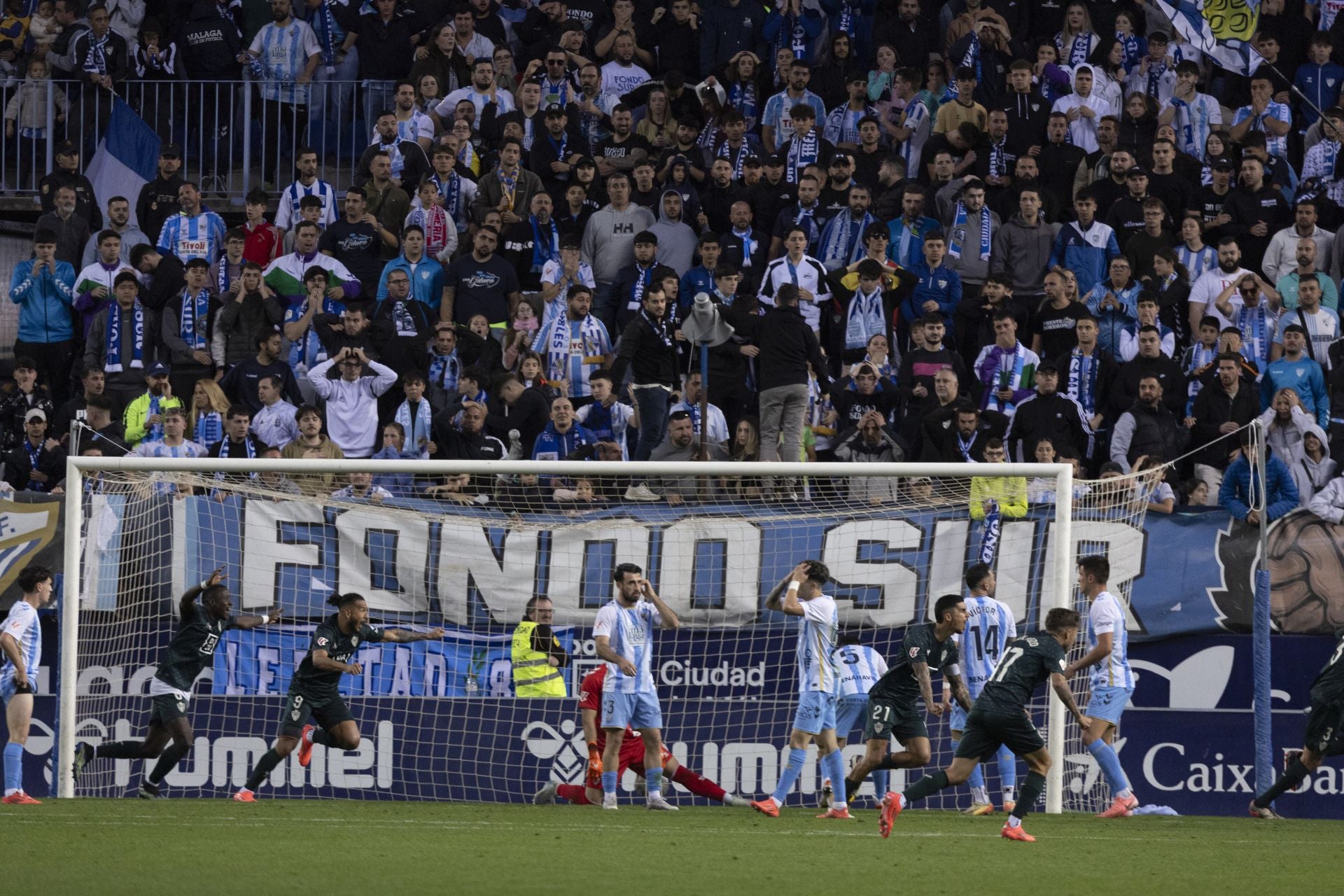 El Málaga - Almería, en imágenes