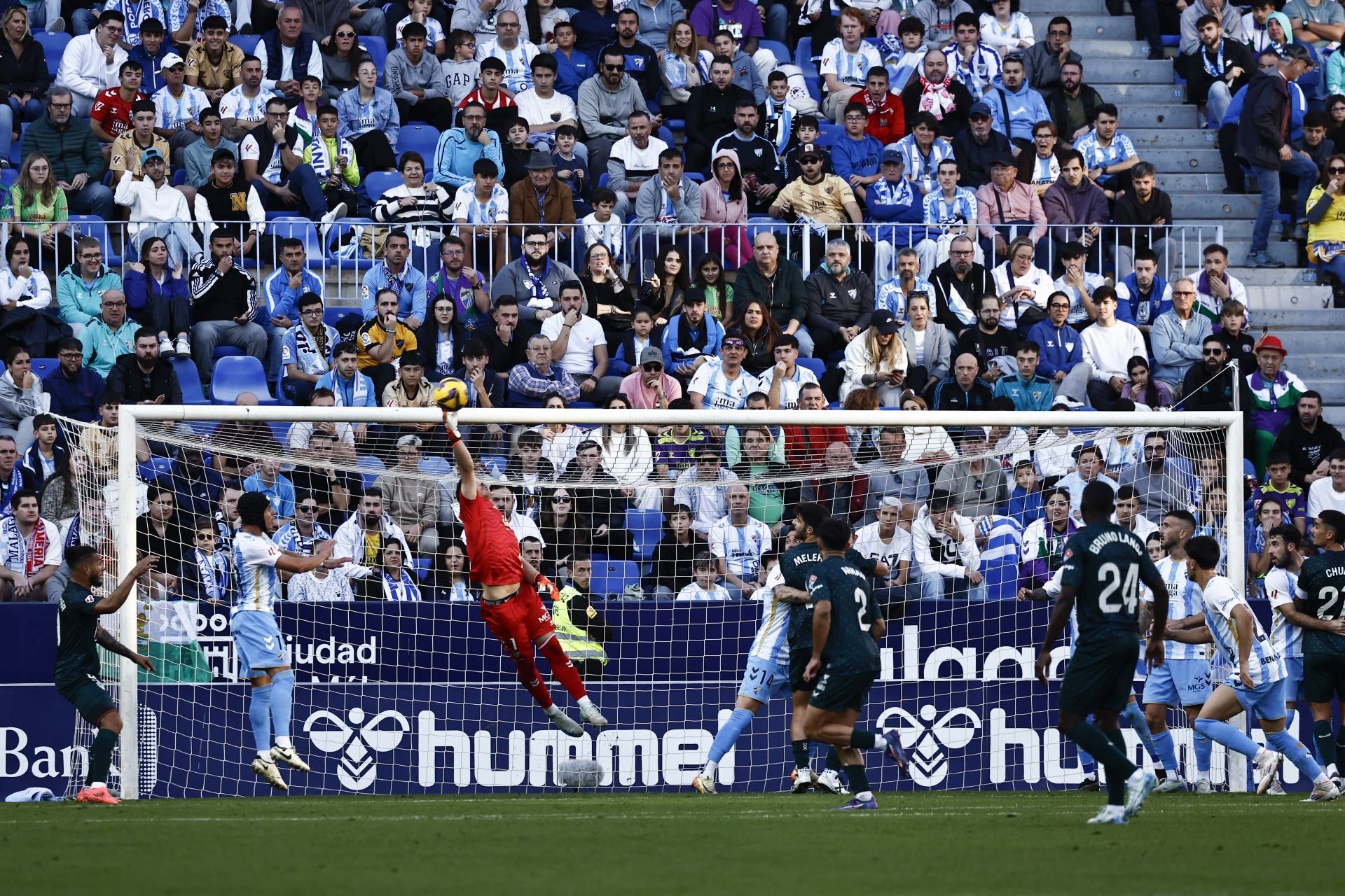 El Málaga - Almería, en imágenes