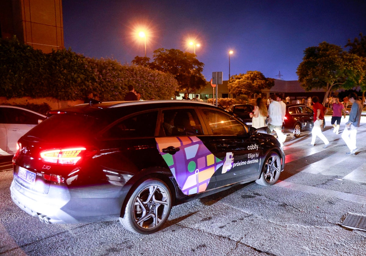 Un servicio de Cabify al Real de la Feria.