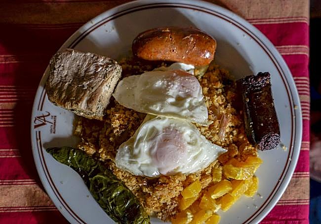 Huevos a lo bestia en la Antigua Venta de Alfarnate.