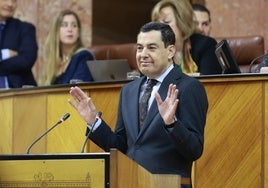 Juanma Moreno, este jueves en el Parlamento de Andalucía.