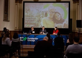 Sergio Corral, director general de Fundación Unicaja; José M. Domínguez, presidente de la institución; y Cristina Rico, directora de división de actividades, comunicación e imagen.