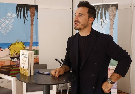 Javier Castillo, en una firma en Málaga de ejemplares de 'El cuco de cristal'.