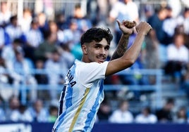 Kevin Medina, durante el partido frente al Almería.