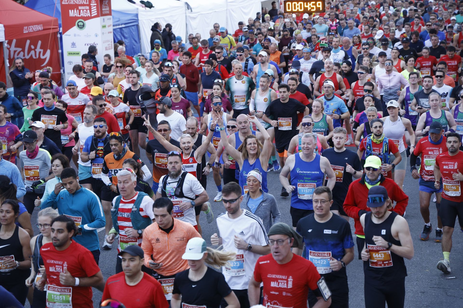 Las mejores imágenes del Generali Maratón de Málaga 2024