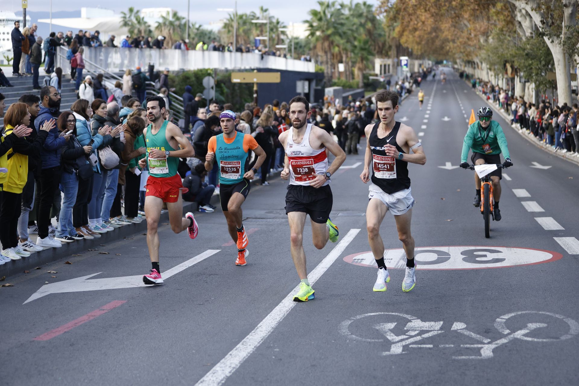 Las mejores imágenes del Generali Maratón de Málaga 2024