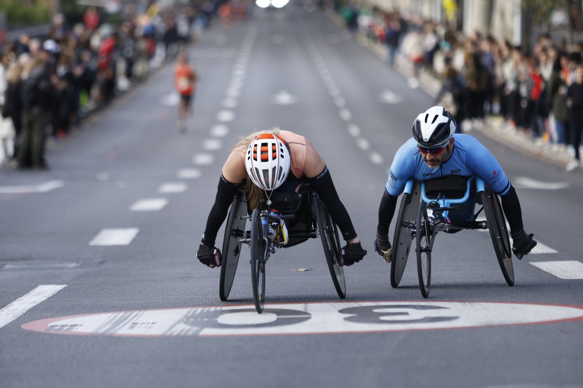 Las mejores imágenes del Generali Maratón de Málaga 2024