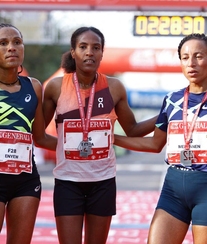 Imagen secundaria 2 - El keniata Vincent Kipkorir, nuevo rey de un Generali Maratón de Málaga sin récord